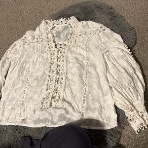 RAHI White Eyelet Lace Boho Button Down Blouse with Balloon Sleeves